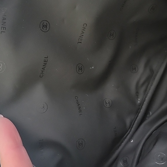 Chanel Beautē - Picture 4 of 5